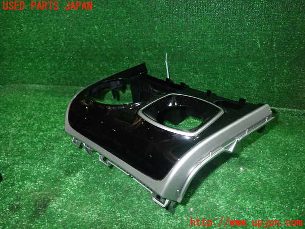 1UPJ-9234397691]エスクァイアハイブリッド(ZWR80G)内装トリム類1 中古_2