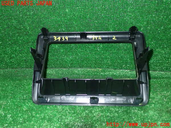 1UPJ-9234397692]エスクァイアハイブリッド(ZWR80G)内装トリム類2 中古_2