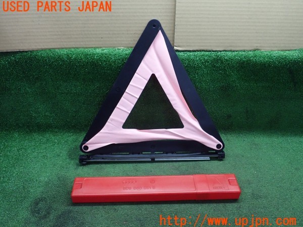 3UPJ=9234400643]アウディ TT ロードスター 1.8T(8NAUQ)純正 8D9860251B 三角表示板 停止表示板 中古_2