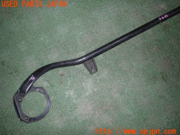 3UPJ=9234400705]アウディ TT ロードスター 1.8T(8NAUQ)純正 8N0805629 フロントタワーバー 中古_2