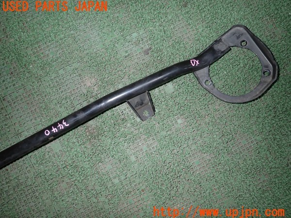 3UPJ=9234400705]アウディ TT ロードスター 1.8T(8NAUQ)純正 8N0805629 フロントタワーバー 中古_3