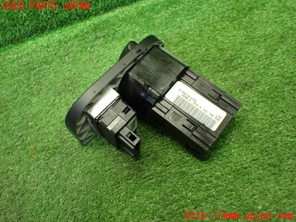 1UPJ-9234406285]アウディ・TT ロードスター(8NAUQ)ライトスイッチ 中古_3