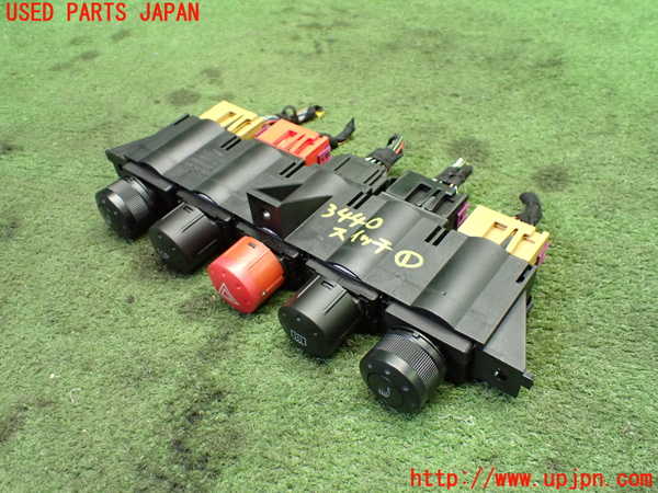 1UPJ-9234406306]アウディ・TT ロードスター(8NAUQ)スイッチ1(ハザード シートヒーター ESP デフォガー) 中古_2