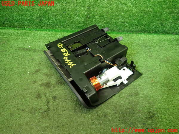 1UPJ-9234407821]アウディ・TT ロードスター(8NAUQ)灰皿1 中古_3