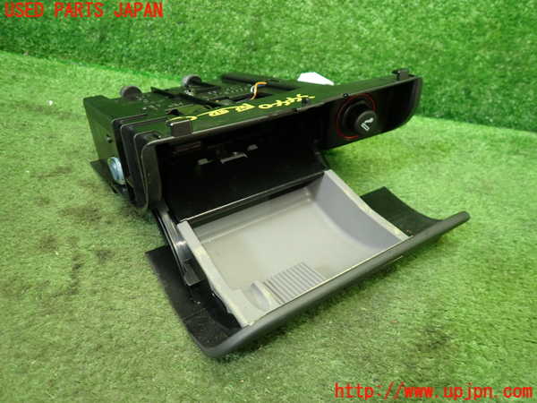 1UPJ-9234407821]アウディ・TT ロードスター(8NAUQ)灰皿1 中古_5