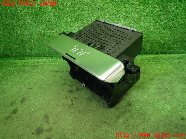 1UPJ-9234407842]アウディ・TT ロードスター(8NAUQ)小物入れ2 中古_3