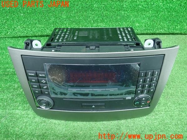 3UPJ=9234410518]ベンツ V350(639811C)純正 オーディオ MF2752 パネル・ブラケット付き 中古_2