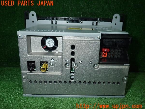 3UPJ=9234410518]ベンツ V350(639811C)純正 オーディオ MF2752 パネル・ブラケット付き 中古_3