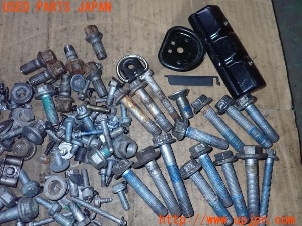3UPJ=9234410720]ベンツ V350(639811C)ネジ・ナット・ステー類 セット ジャンク_2