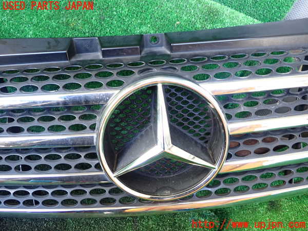 1UPJ-9234411050]ベンツ V350 W639(639811C)ラジエターグリル 中古_2