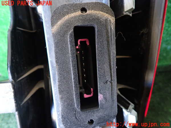 1UPJ-9234411536]ベンツ V350 W639(639811C)左テールランプ 中古_3