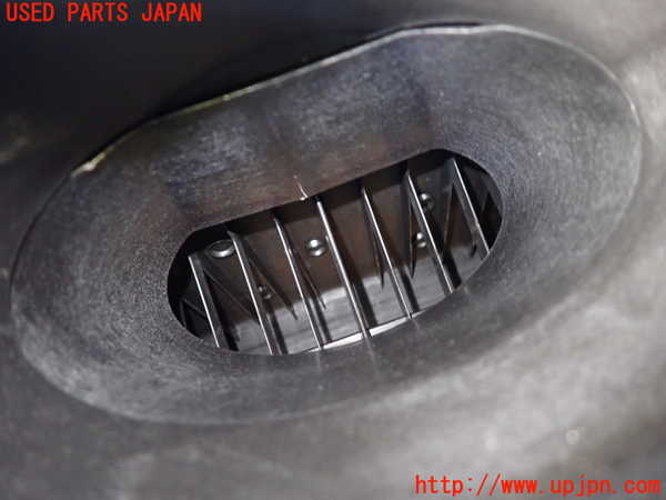 1UPJ-9234412560]ベンツ V350 W639(639811C)エアクリーナーボックス 中古_3