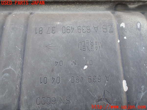 1UPJ-9234412671]ベンツ V350 W639(639811C)リアマフラー1 中古_4