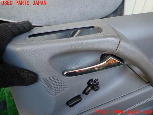 1UPJ-9234411234]ベンツ V350 W639(639811C)右前ドア内張り 中古_2