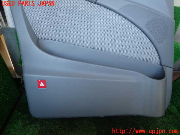 1UPJ-9234411264]ベンツ V350 W639(639811C)左前ドア内張り 中古_3