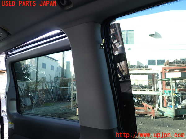 1UPJ-9234417675]ベンツ V350 W639(639811C)右リアピラートリム 中古_2