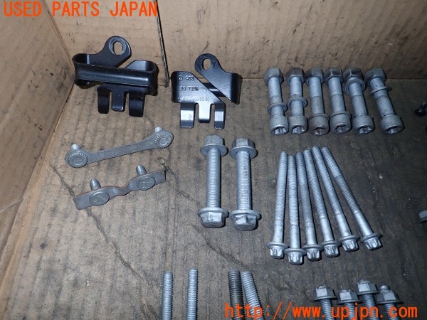 3UPJ=9234420720]ベンツ C200(204048 W204)ネジ・ナット・ステー類 セット ジャンク_2