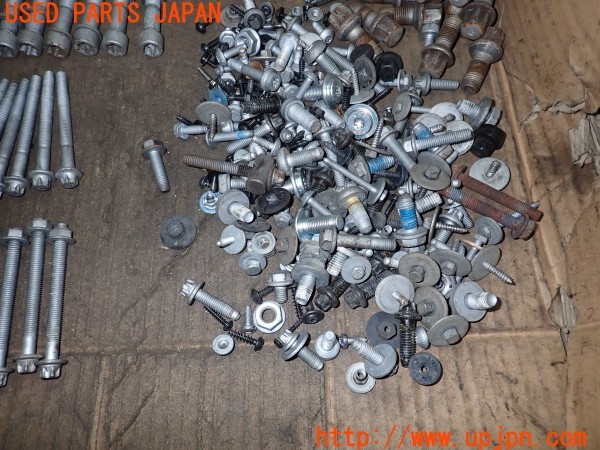 3UPJ=9234420720]ベンツ C200(204048 W204)ネジ・ナット・ステー類 セット ジャンク_5