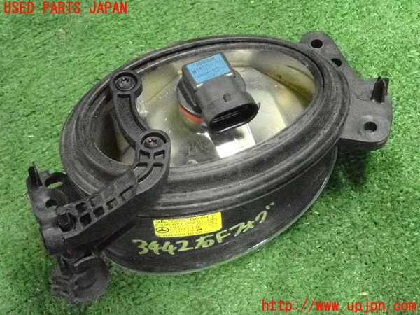 2UPJ-9234421180]ベンツ C200(204048)(204)右フォグ 中古_2