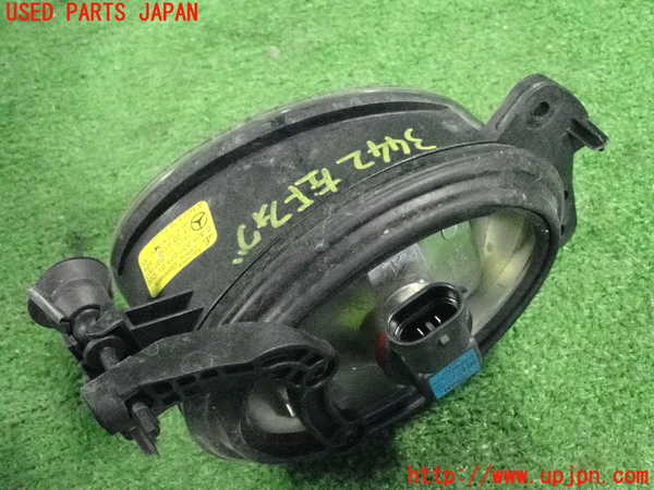 2UPJ-9234421182]ベンツ C200(204048)(204)左フォグ 中古_2
