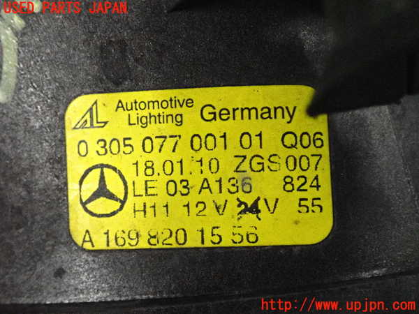 2UPJ-9234421182]ベンツ C200(204048)(204)左フォグ 中古_3