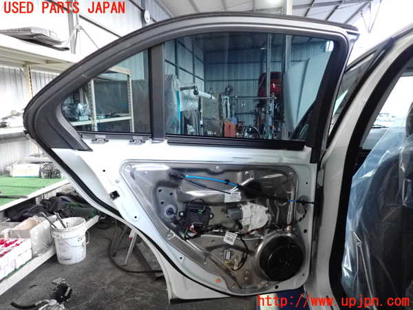 2UPJ-9234421320]ベンツ C200(204048)(204)左後ドア 中古(43R-001582 M3240)_4