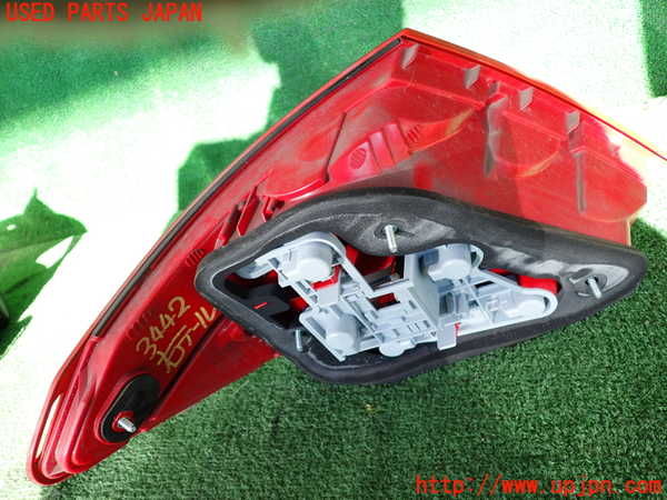 2UPJ-9234421530]ベンツ C200(204048)(204)右テールランプ 中古_2