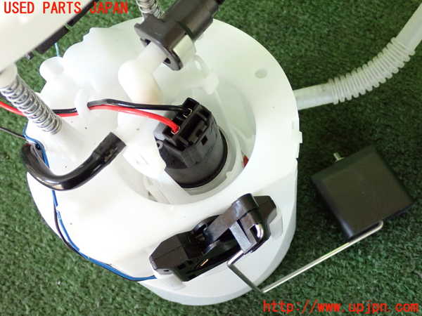 2UPJ-9234422510]ベンツ C200(204048)(204)燃料ポンプ 中古_3