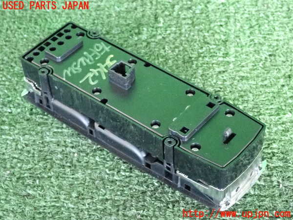 2UPJ-9234426240]ベンツ C200(204048)(204)右前パワーウィンドウスイッチ 中古_2