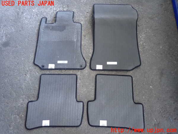 2UPJ-9234427800]ベンツ C200(204048)(204)フロアマット 中古_2