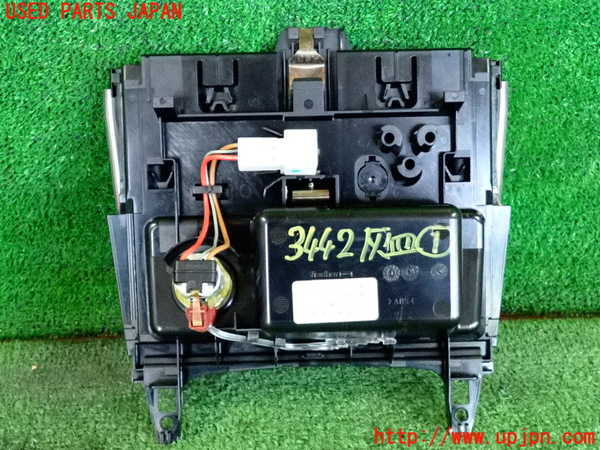 2UPJ-9234427821]ベンツ C200(204048)(204)灰皿1 中古_3