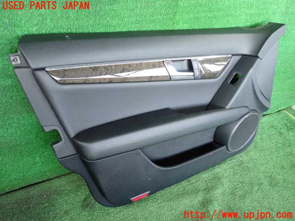 2UPJ-9234421264]ベンツ C200(204048)(204)左前ドア内張り 中古_2