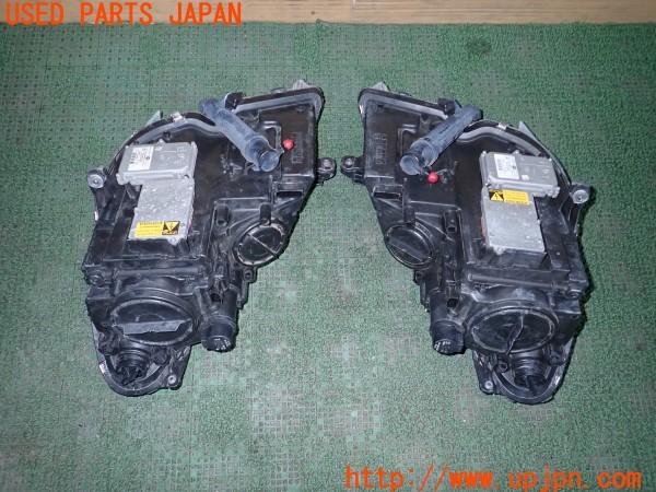 3UPJ=9234430561]ベンツ CLS350(219356C C219)純正加工 HELLA ヘラ ヘッドライト 社外ヘッドライトレンズ付き 黒ベゼル 中古_4