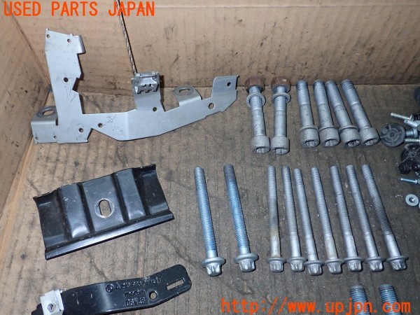 3UPJ=9234430720]ベンツ CLS350(219356C C219)ネジ・ナット・ステー類 セット ジャンク_2