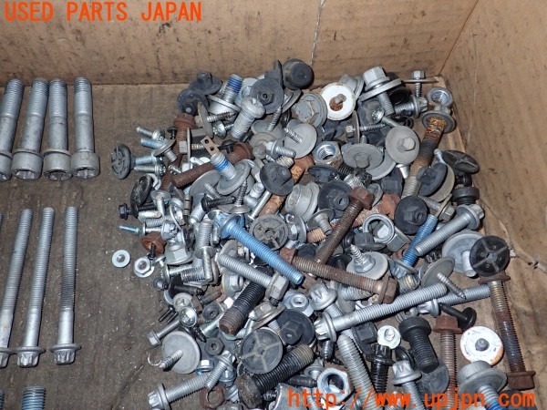 3UPJ=9234430720]ベンツ CLS350(219356C C219)ネジ・ナット・ステー類 セット ジャンク_4