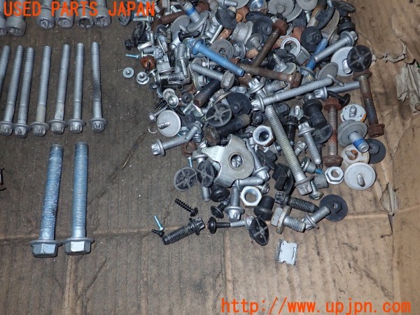 3UPJ=9234430720]ベンツ CLS350(219356C C219)ネジ・ナット・ステー類 セット ジャンク_5