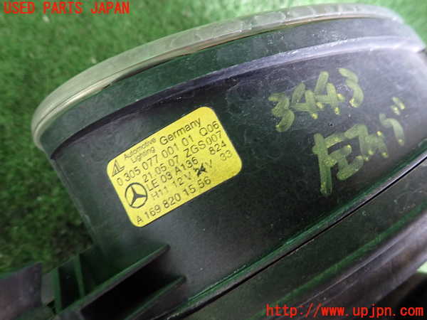 2UPJ-9234431182]ベンツ CLS350(219356C)(219)左フォグ 中古_4