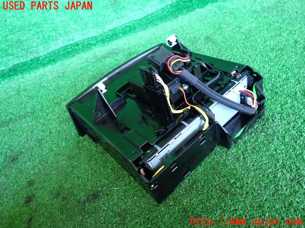 2UPJ-9234436505]ベンツ CLS350(219356C)(219)CDチェンジャー 中古_4