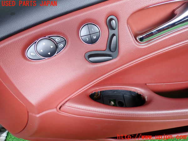 2UPJ-9234431234]ベンツ CLS350(219356C)(219)右前ドア内張り 中古_2