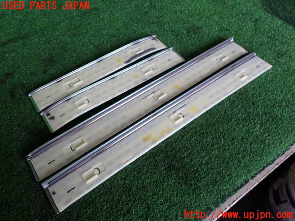 2UPJ-9234437740]ベンツ CLS350(219356C)(219)スカッフプレート 中古_2