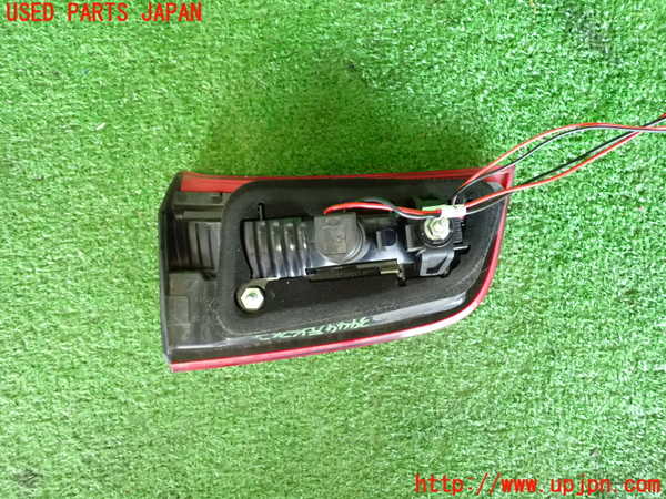 2UPJ-9234441552]ボルボ・S60(FB4164T)左リアフィニッシャー 中古_3