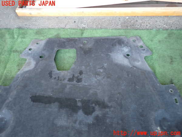 2UPJ-9234442170]ボルボ・S60(FB4164T)エンジンアンダーカバー 中古_4