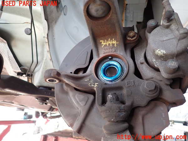 2UPJ-9234444295]ボルボ・S60(FB4164T)左フロントナックルハブ 中古_2