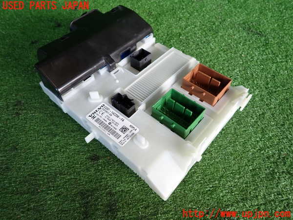 2UPJ-9234446741]ボルボ・S60(FB4164T)ヒューズボックス1 中古_1