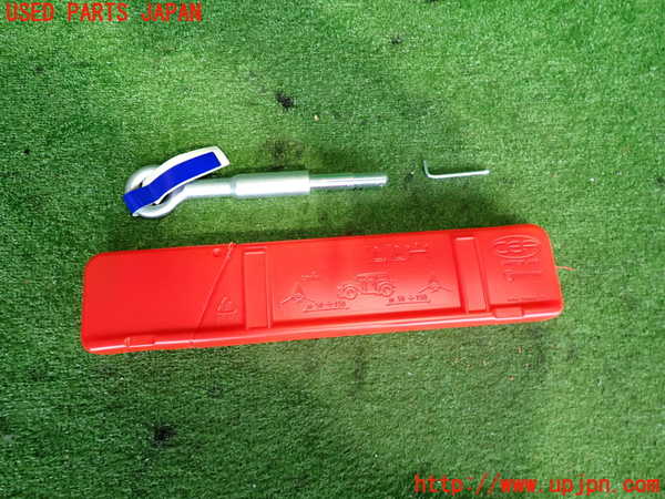 2UPJ-9234447805]ボルボ・S60(FB4164T)車載工具 中古_2