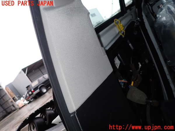 2UPJ-9234447665]ボルボ・S60(FB4164T)右センターピラートリム 中古_3