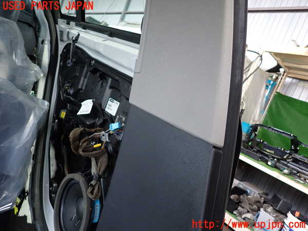 2UPJ-9234447670]ボルボ・S60(FB4164T)左センターピラートリム 中古_3