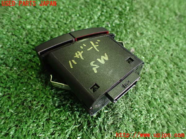 2UPJ-9234456290]BMW Z4 E89(LL20)ハザードスイッチ 中古_2