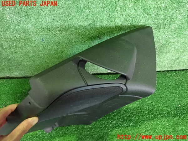 2UPJ-9234457675]BMW Z4 E89(LL20)右リアピラートリム 中古_3