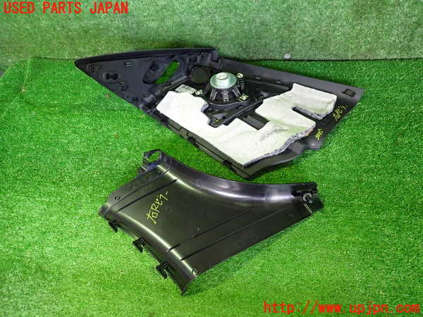 2UPJ-9234457675]BMW Z4 E89(LL20)右リアピラートリム 中古_4